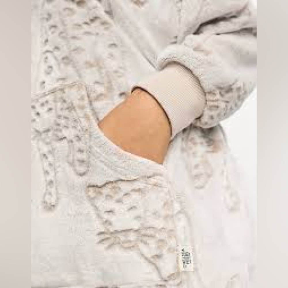 Asos Leopard Oversized Fleece Hoodie - Picture 4 of 5